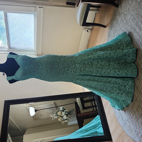 NWT size 10 aqua blue prom/pageant/evening gown by La Femme - Picture 1 of 7